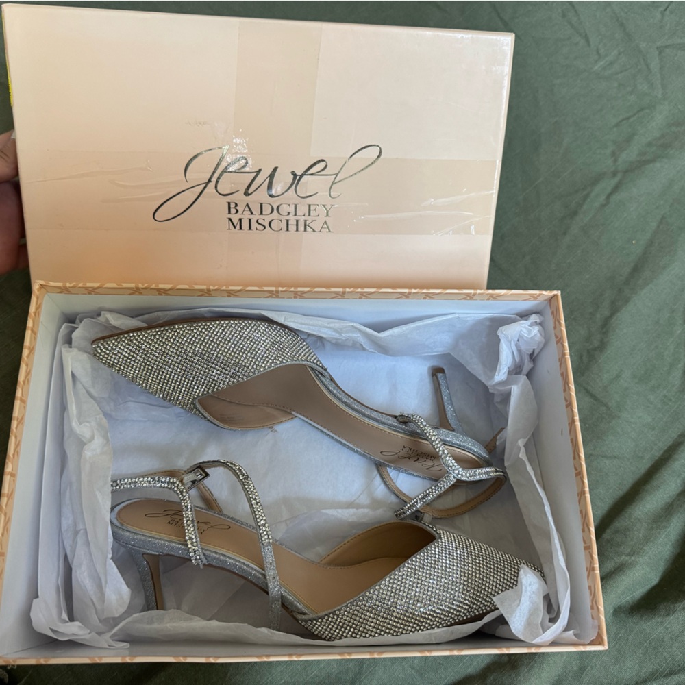 [NEW] Badgley Mischka Silver Glitter Heels with Ankle Straps